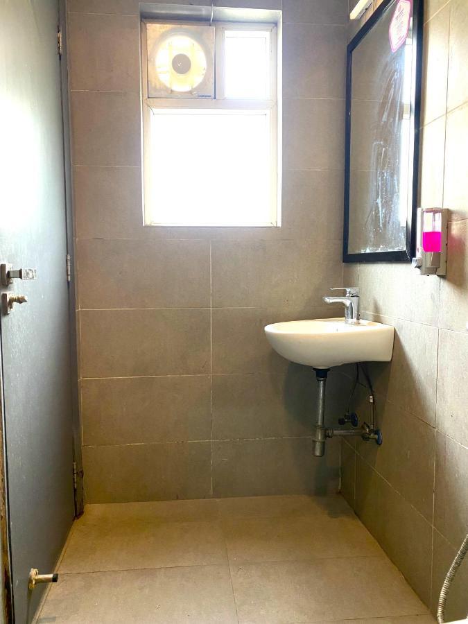 Qotel Hotel Ip Residency East Delhi Preet Vihar Nova Deli Exterior foto