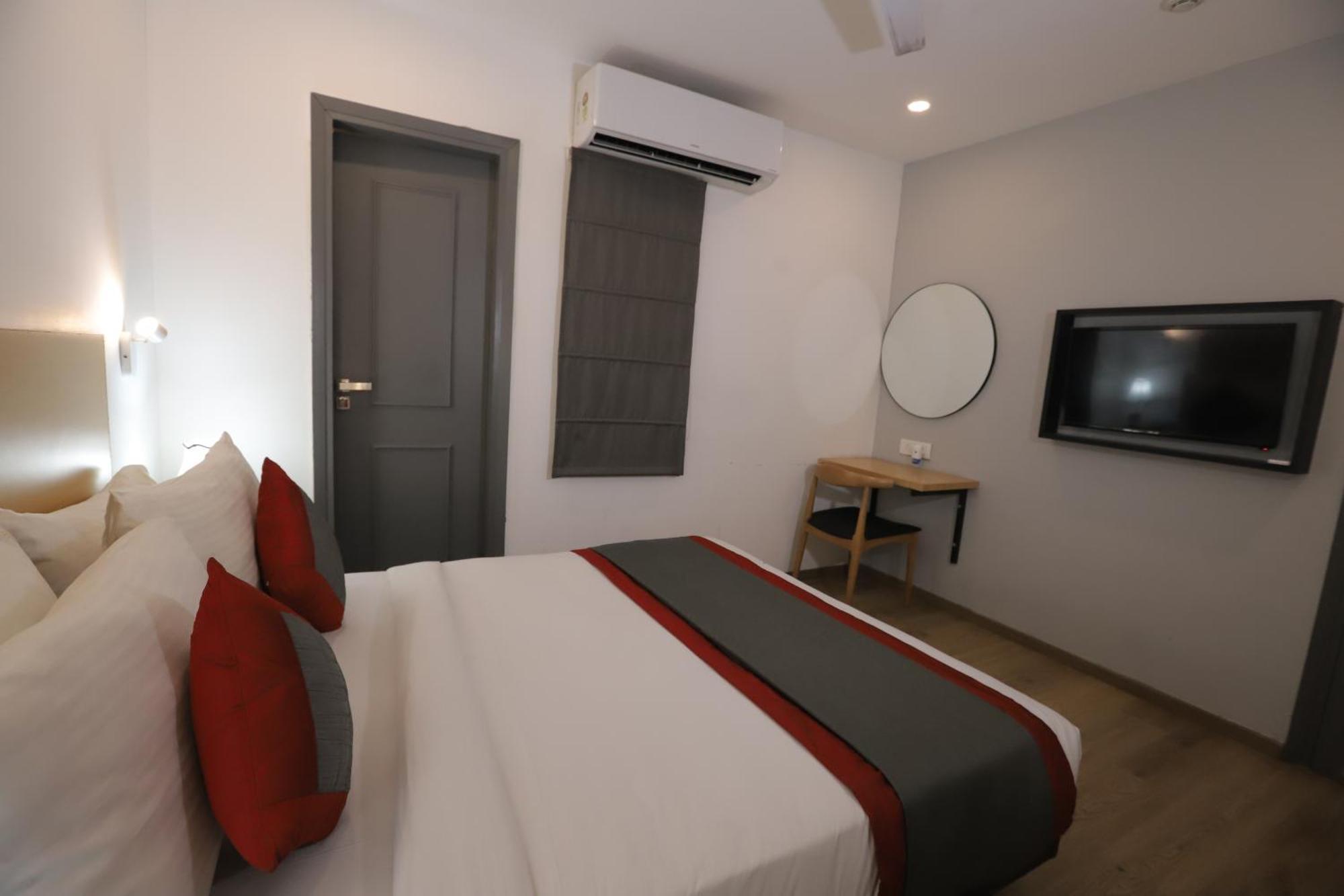Qotel Hotel Ip Residency East Delhi Preet Vihar Nova Deli Exterior foto
