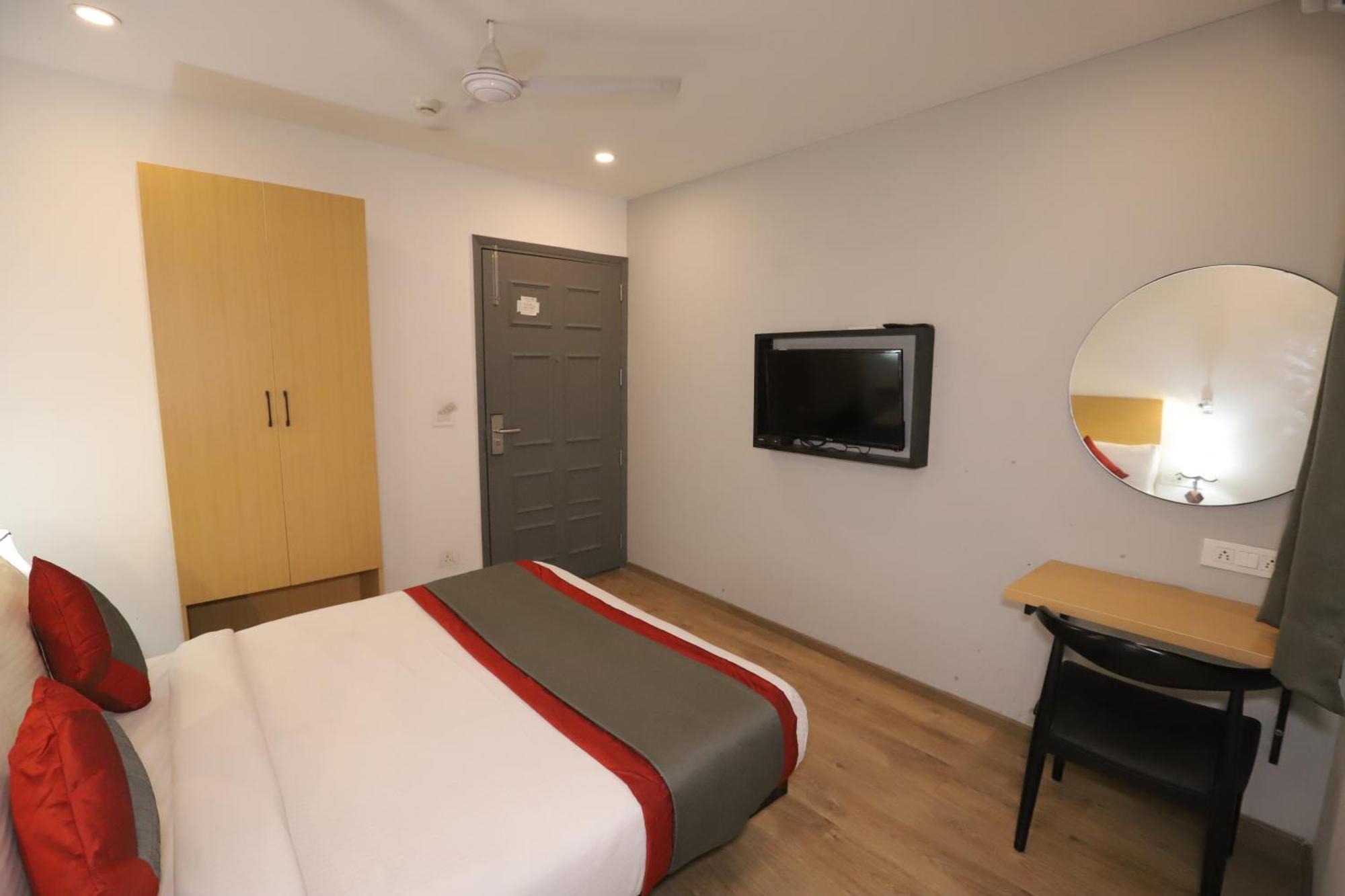 Qotel Hotel Ip Residency East Delhi Preet Vihar Nova Deli Exterior foto